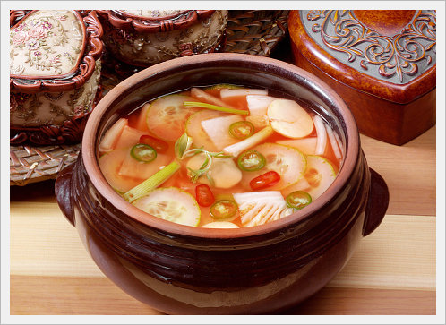 OGI Nabak Mul Kimchi (Watery Kimchi)